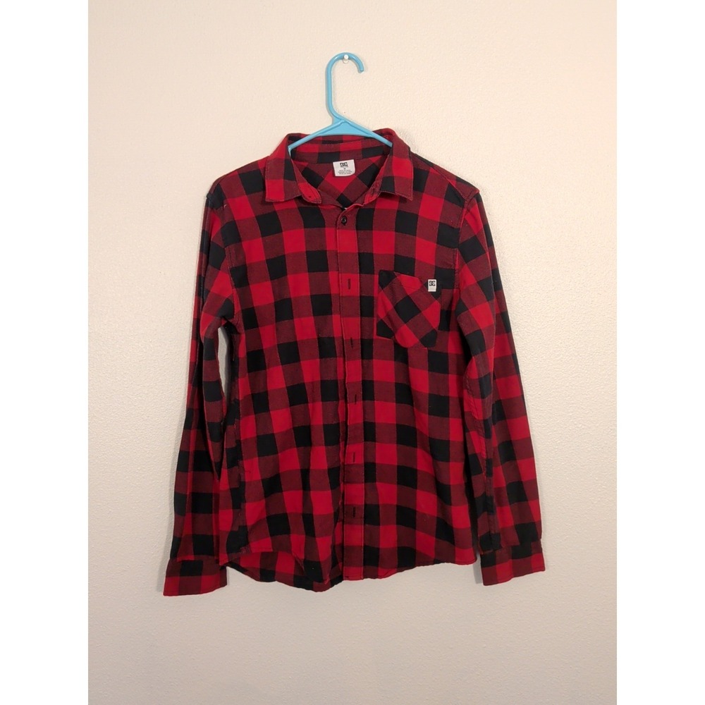 DC Flannel Plaid Red Size Medium Button Up Shirt